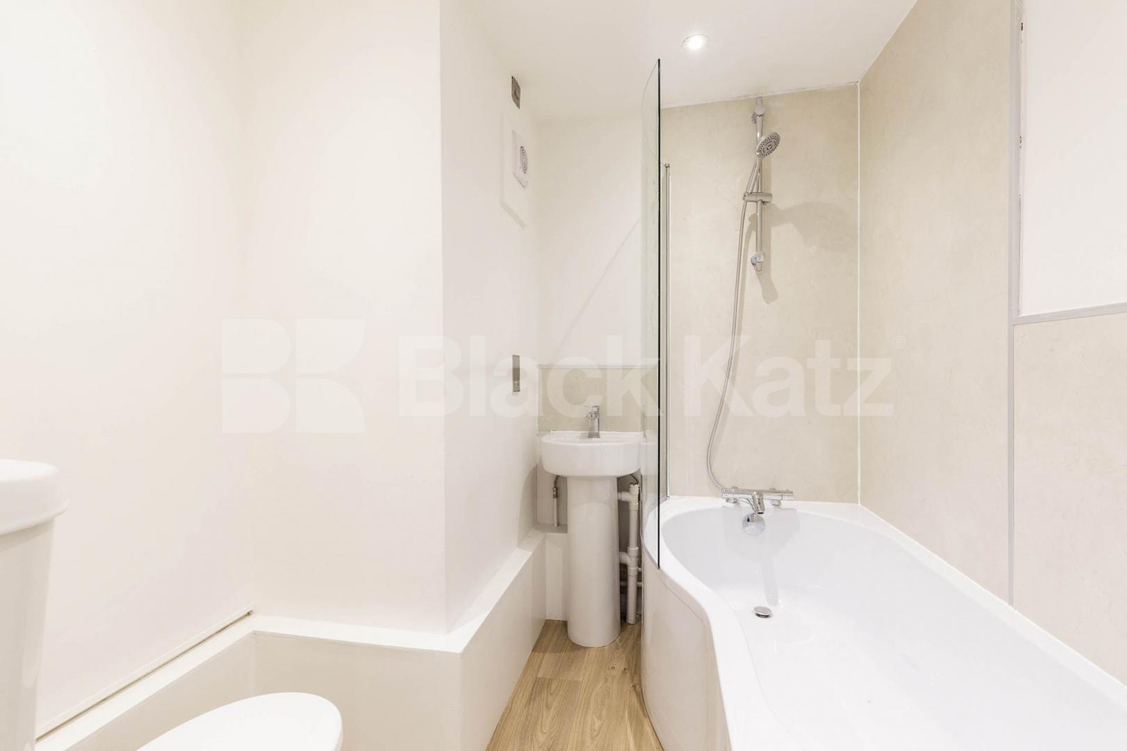 Newly refurbished 1 bedroom Garden property in the popular De Beauvoir Town Buckingham Road, De Beauvoir Town